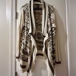 Eddie Bauer Women’s pattern Cardigan Medium